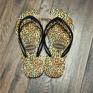 Havaianas Women's Leopard Print Flip Flops - Black and Brown